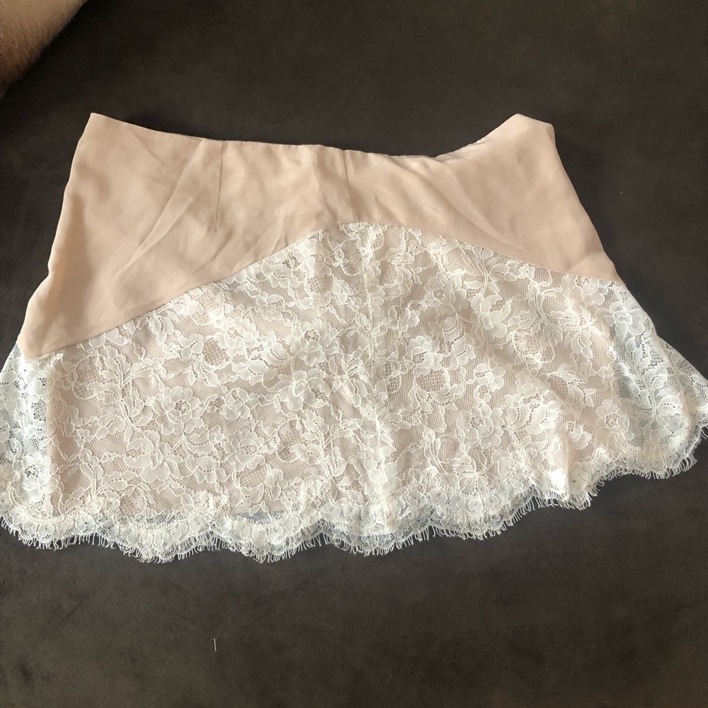 Lace detailed skirt
